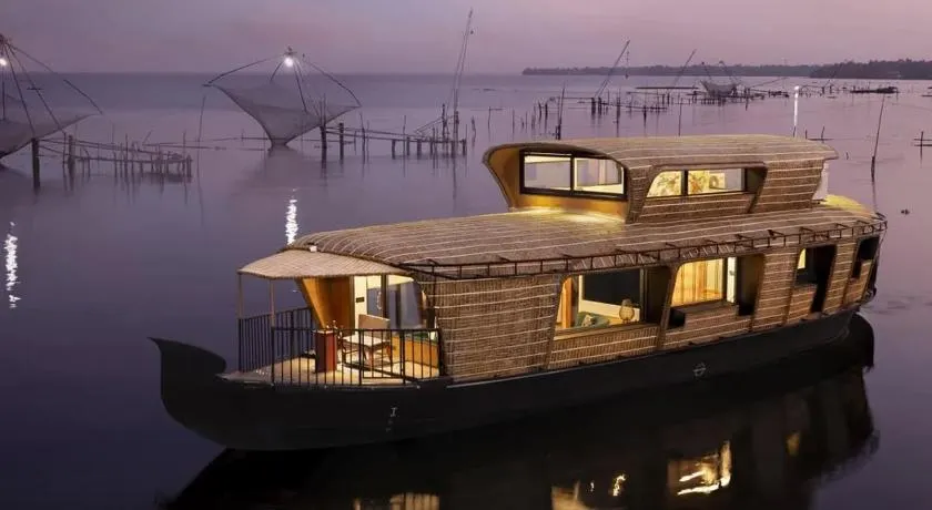 Punjab Adventure Travels Houseboat Alleppey - Image 1