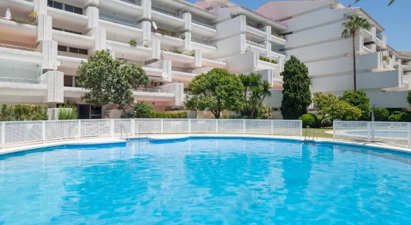 Jardines del Mar Apartments - Image 1