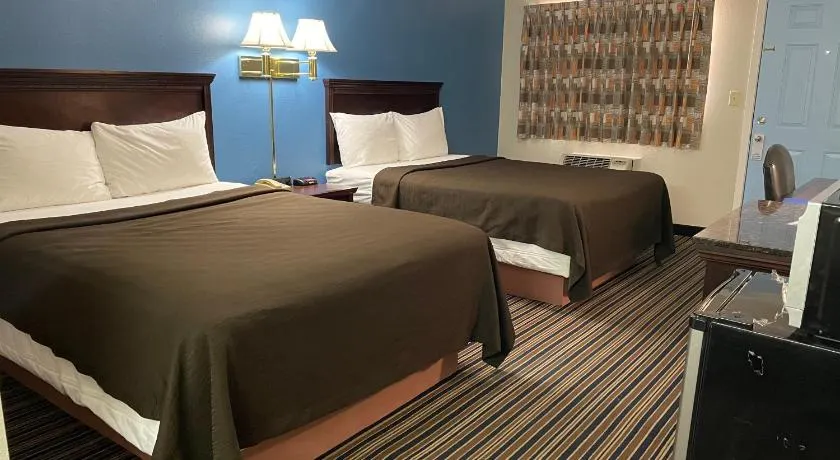 Budget Inn Motel - Image 1