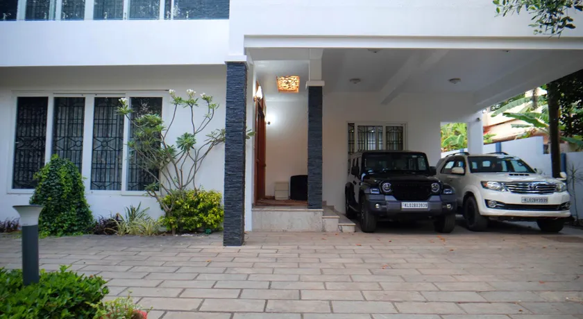 DAZICOR RETREATS - Image 1