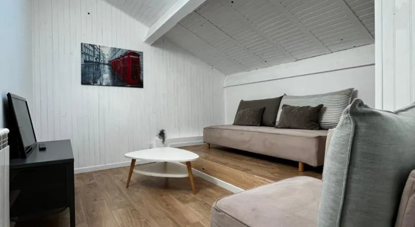 Petite maison dans le beaujolais - Image 1