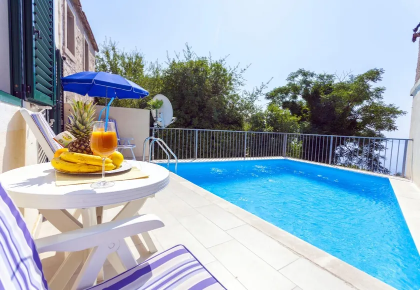 Holiday house Ned Tucepi, Riviera Makarska - Image 1