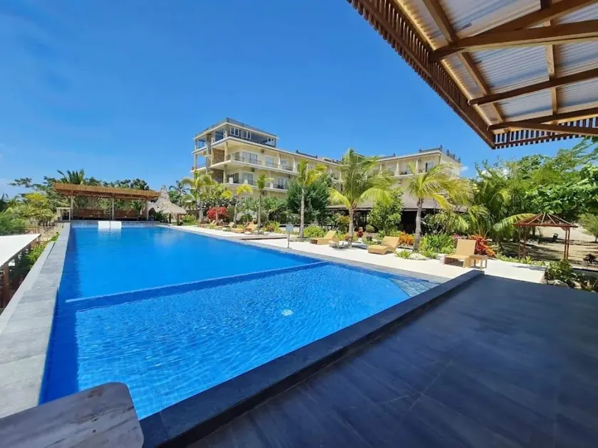 Padadita Beach Hotel - Image 1