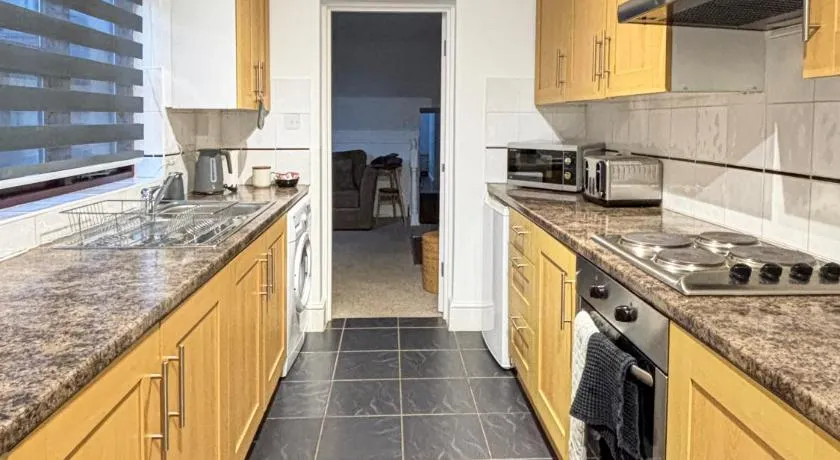 1 Bed Central Grantham - Sleeps 4 - Garden - Amaya Two - Free Gym Access - Image 1