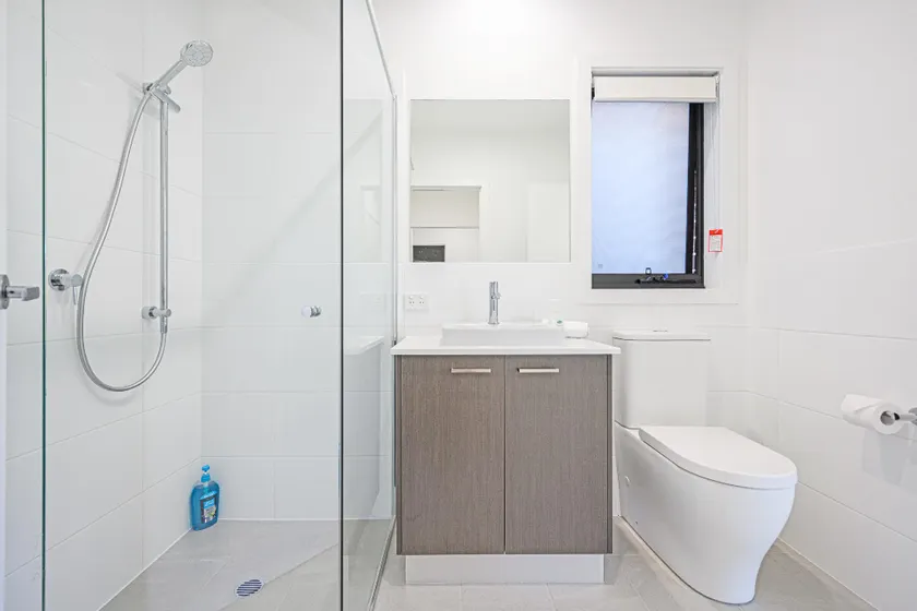 Leppington 5Br house near Woolworths/ Tran station - Image 1