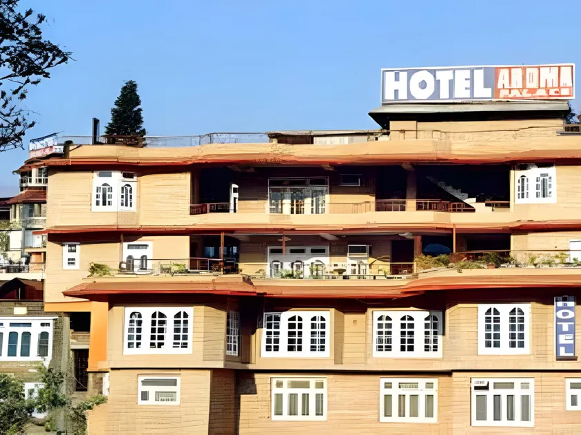 Hotel Aroma Palace - Image 1