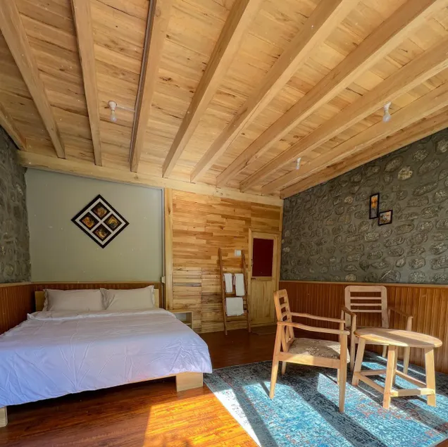 Kavan Residency gulmit - Image 1