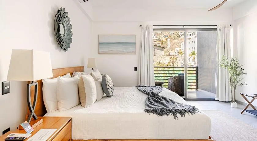 NEW Listing Walk to Downtown Cabo King Bed - Image 1