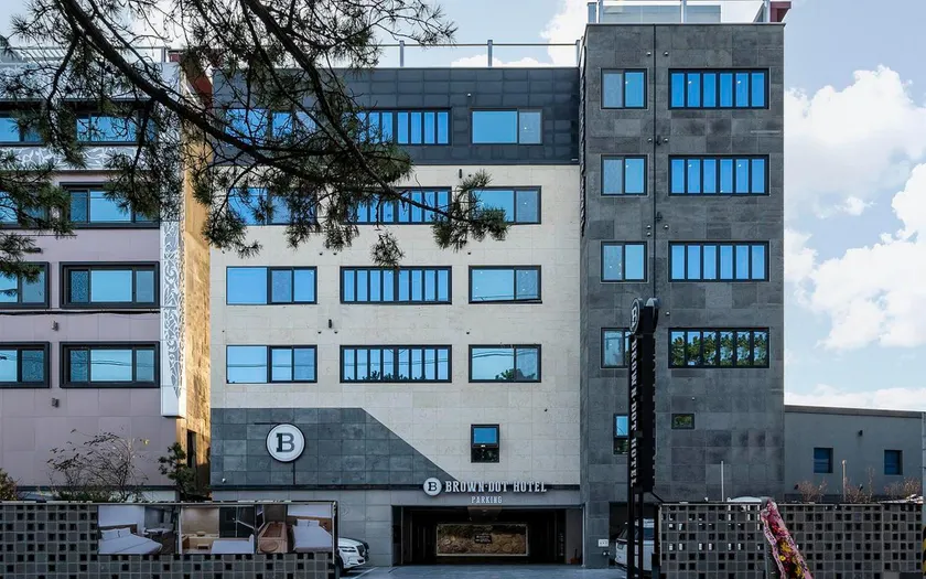 From H Brown Dot Hotel Gyeongju Yangnam - Image 1