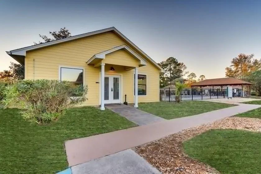 Mariners Suites - Kingsland - Image 1