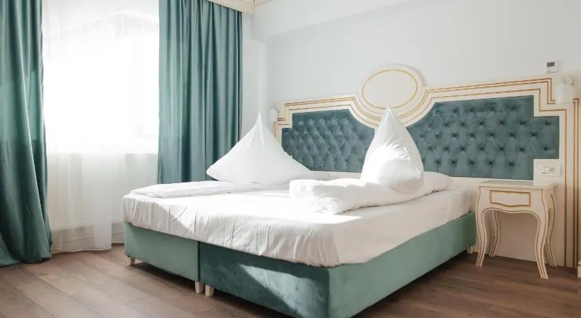 Hotel Miruna - Image 1