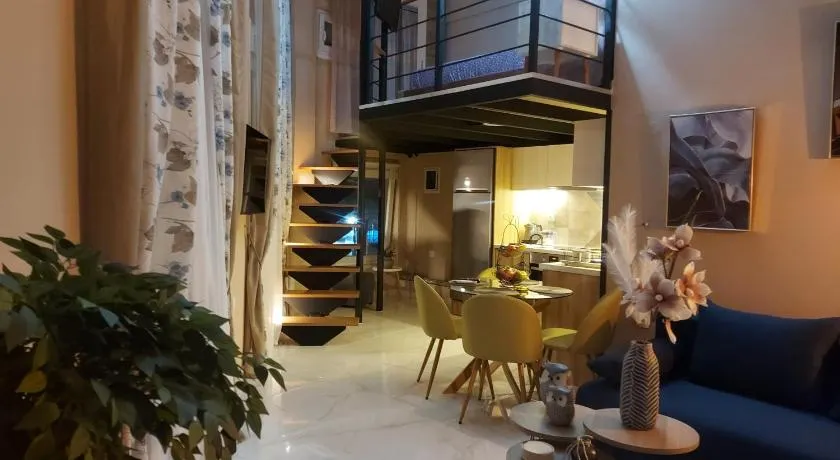 Lefis House - Image 1