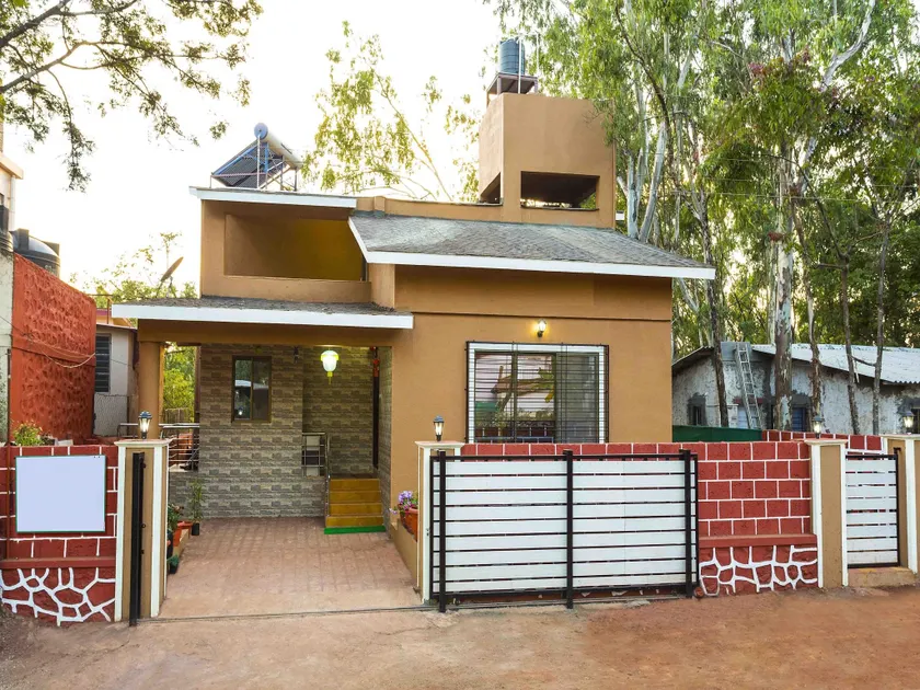 Shri Laxmi Narayan Bungalow - Image 1