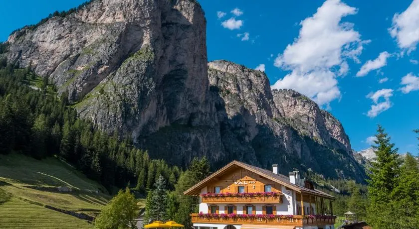 Hotel Val - Image 1