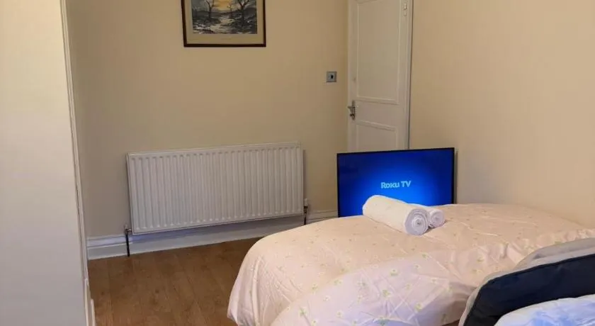 EN-SUITE Luxurious Room - Image 1