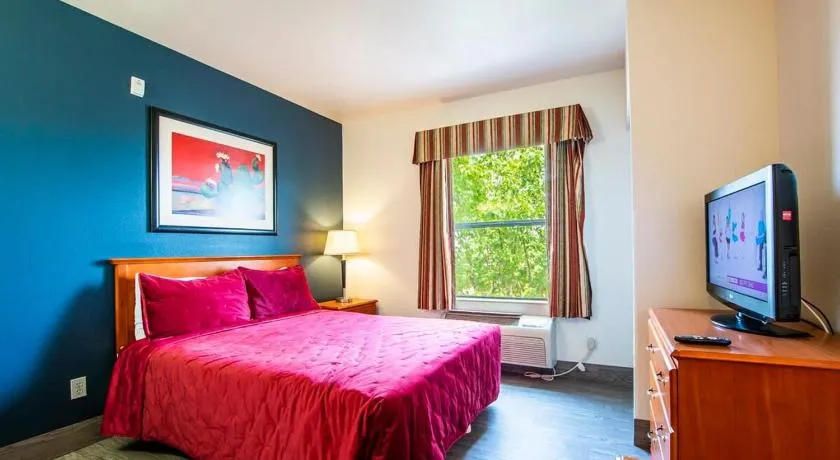 Sierra Vista studio apartment with full kitchen and King Bed - Image 1