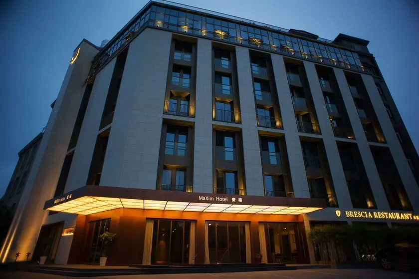 Maximin Hotel - Image 1