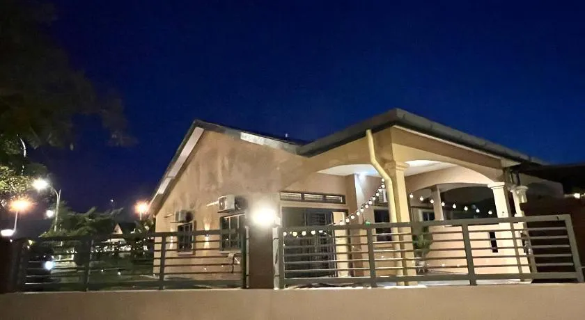 Quayside Cove Homestay - Corner House, Shah Alam Rimbayu Bandar Saujana Putra - Image 1