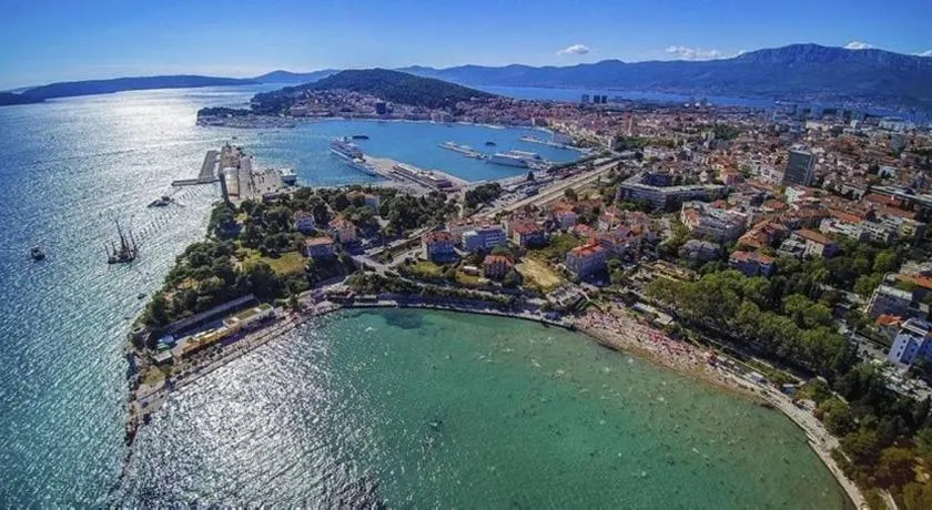 APARTMENT SUNSHINE- center of Split - Image 1