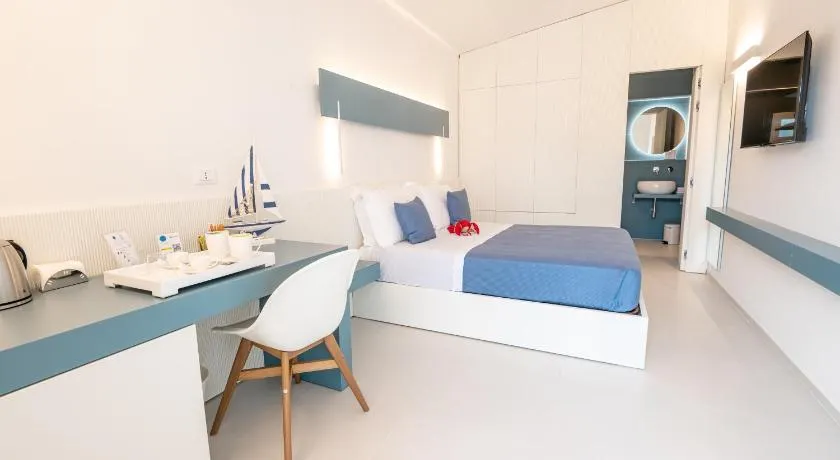 Sant'Elia Deluxe Rooms - Image 1