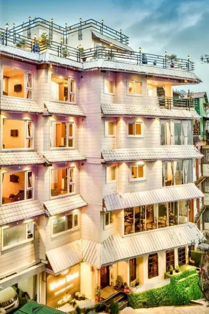Wonder Woods Boutique Hotel - Image 1