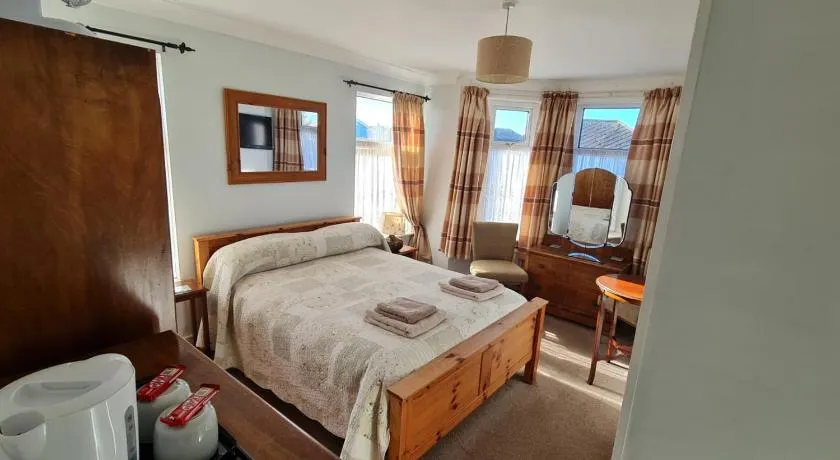 Avon Manor Guest House - Image 1