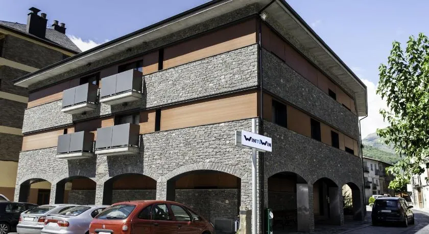 WinTuWin Apartments - Image 1