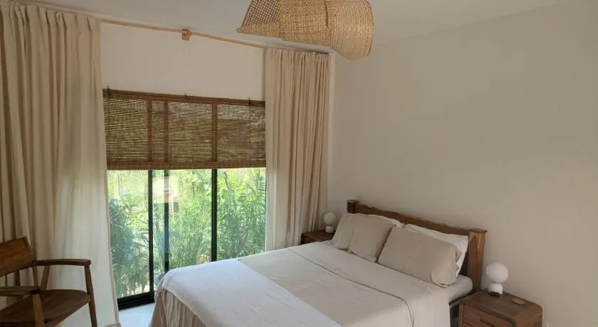 Eco Sustainable Bungalow 10 min Walk from Beach - Image 1