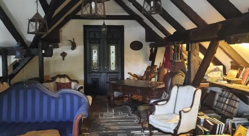Rustic Charm a Unique and Antique Apartment - Image 1