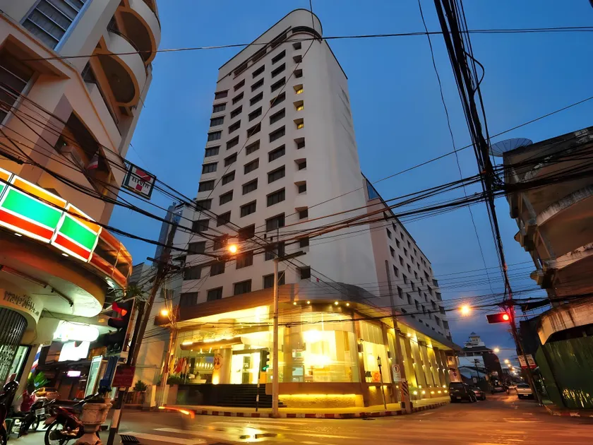 Mayflower Grande Hotel - Image 1