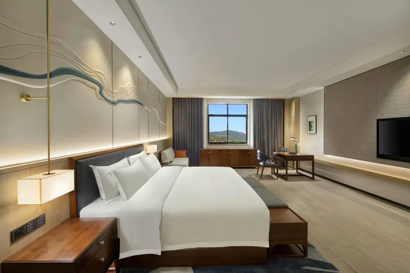 GRAND SKYLIGHT INTERNATIONAL HOTEL  LINGBO - Image 1