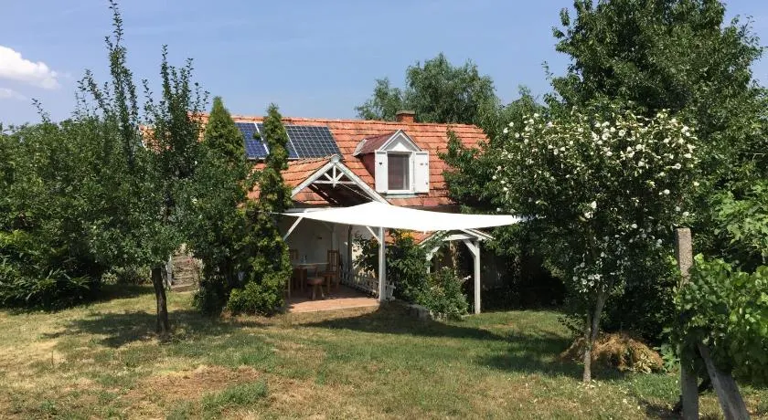Csobánc Szerelem-Nemzeti Park-Önalló Ház - klimatizált - Image 1