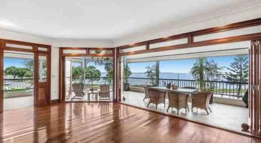 Rosebay water front 4 bd home - Image 1