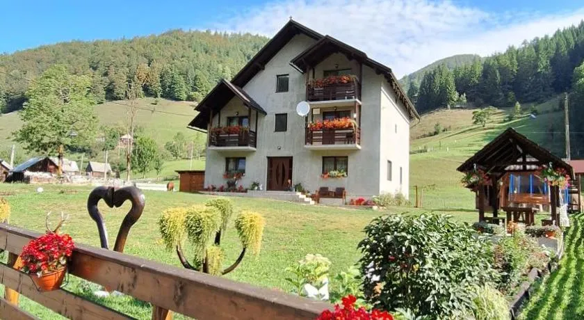 Cabana Inima Munților - Image 1