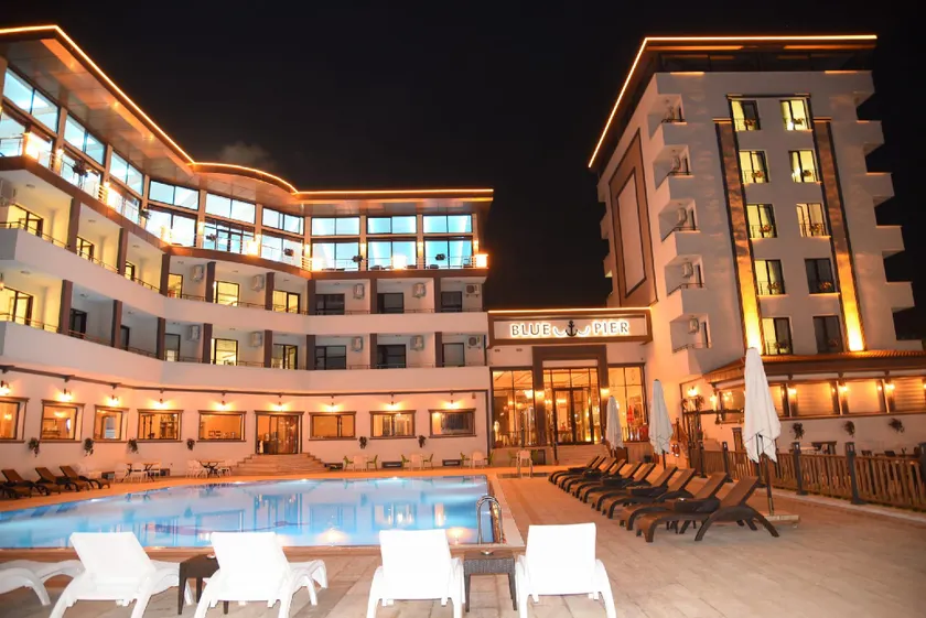 Blue Pier Hotel - Image 1