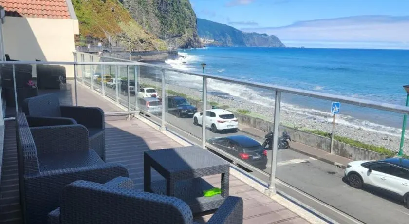 Ocean Breeze Apartment - Image 1