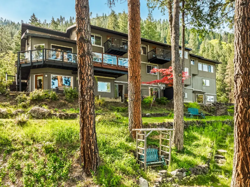 All Seasons River Inn - Image 1
