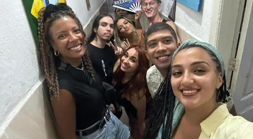 Hostel Cidade Nova, próximo a estação metrô praça 11, onde você tem acesso direto a qualquer Shows nas praias da zona Sul - Image 1