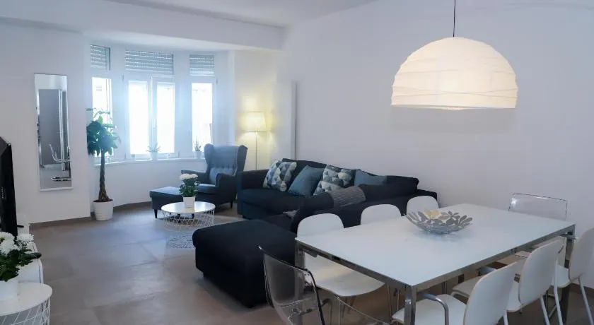 high class flat - Image 1
