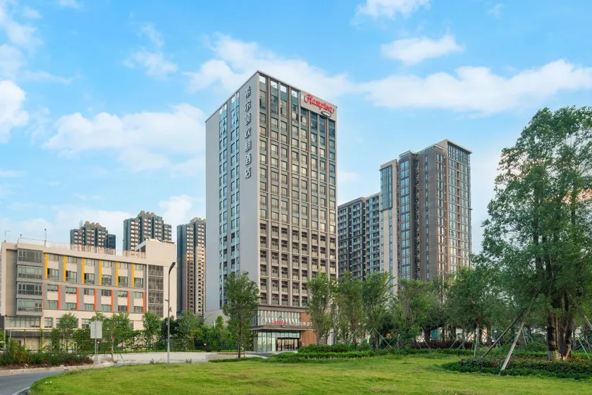 Hilton Hampton Foshan Sanlong Bay Hotel - Image 1