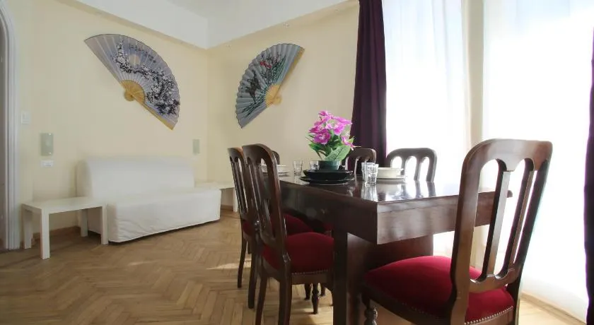 53 Solaro Apartments - Image 1