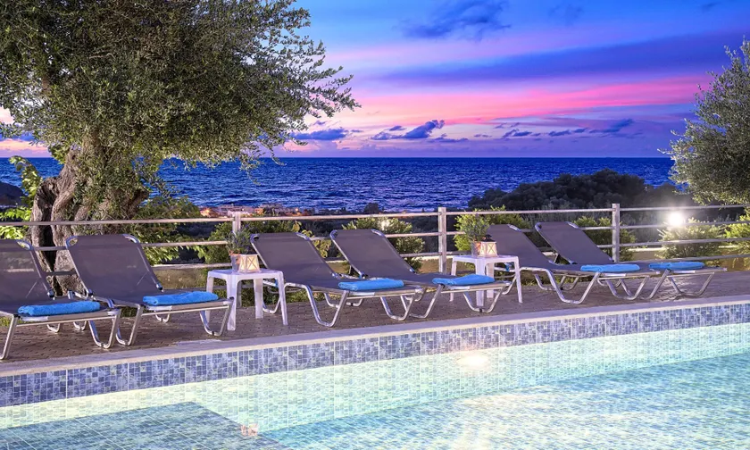 Aqua Blue Villa Heated Pool - Image 1