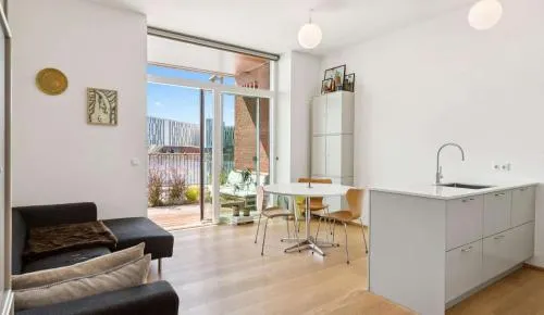 Luxury Apt with Harbor Views - Image 1