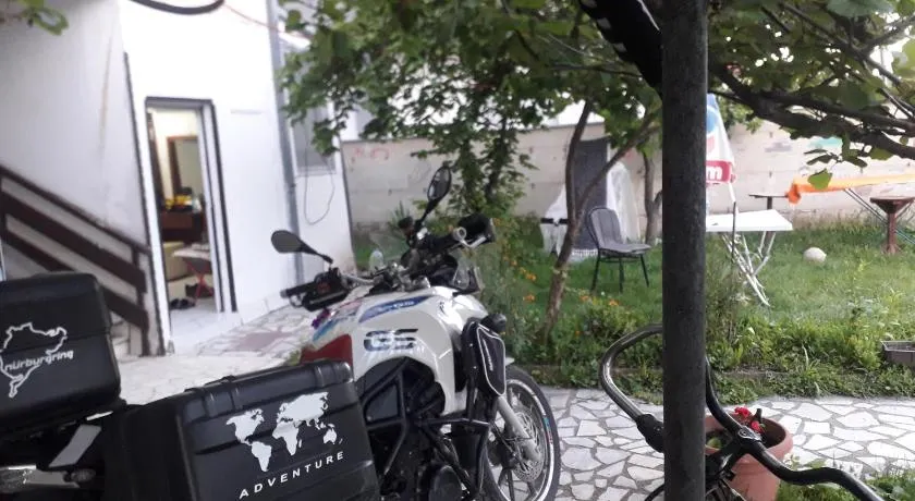Ground floor park apartment motorcycles and bike frendly - Image 1