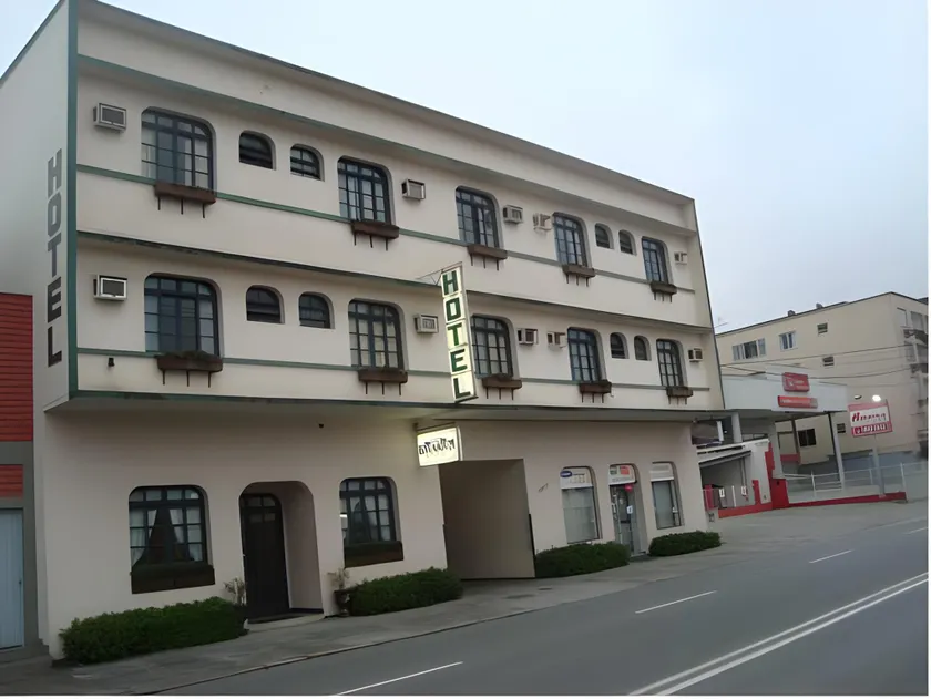 Hotel Bavarium - Image 1