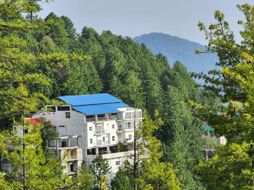 SNOW LINE RESIDENCE - Image 1