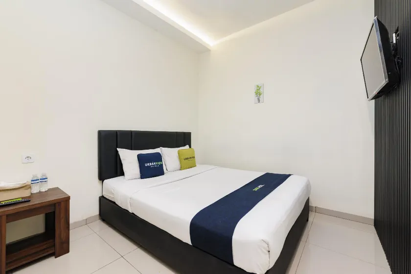 Urbanview Trans Hotel Batam by RedDoorz - Image 1