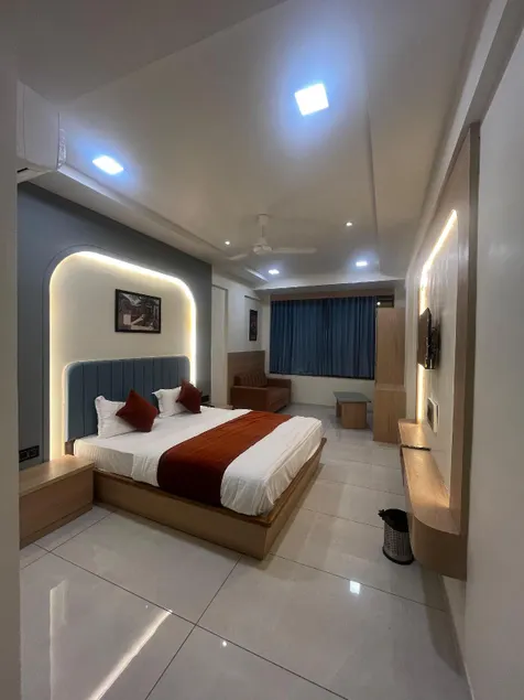 Hotel Sun Icon - Image 1