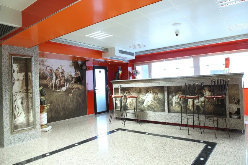 Grand Pier Hotel Old Town - Image 1