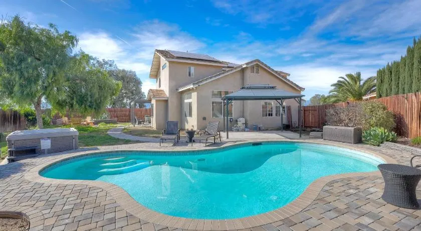 Desert Escape Home with 3BD 3BA with Pool and Jacuzzi - Image 1